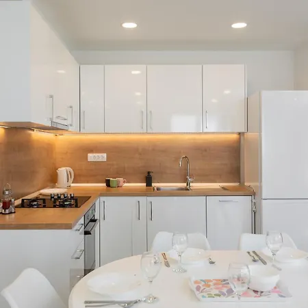 Juranovic Ii 아파트 마카르스카